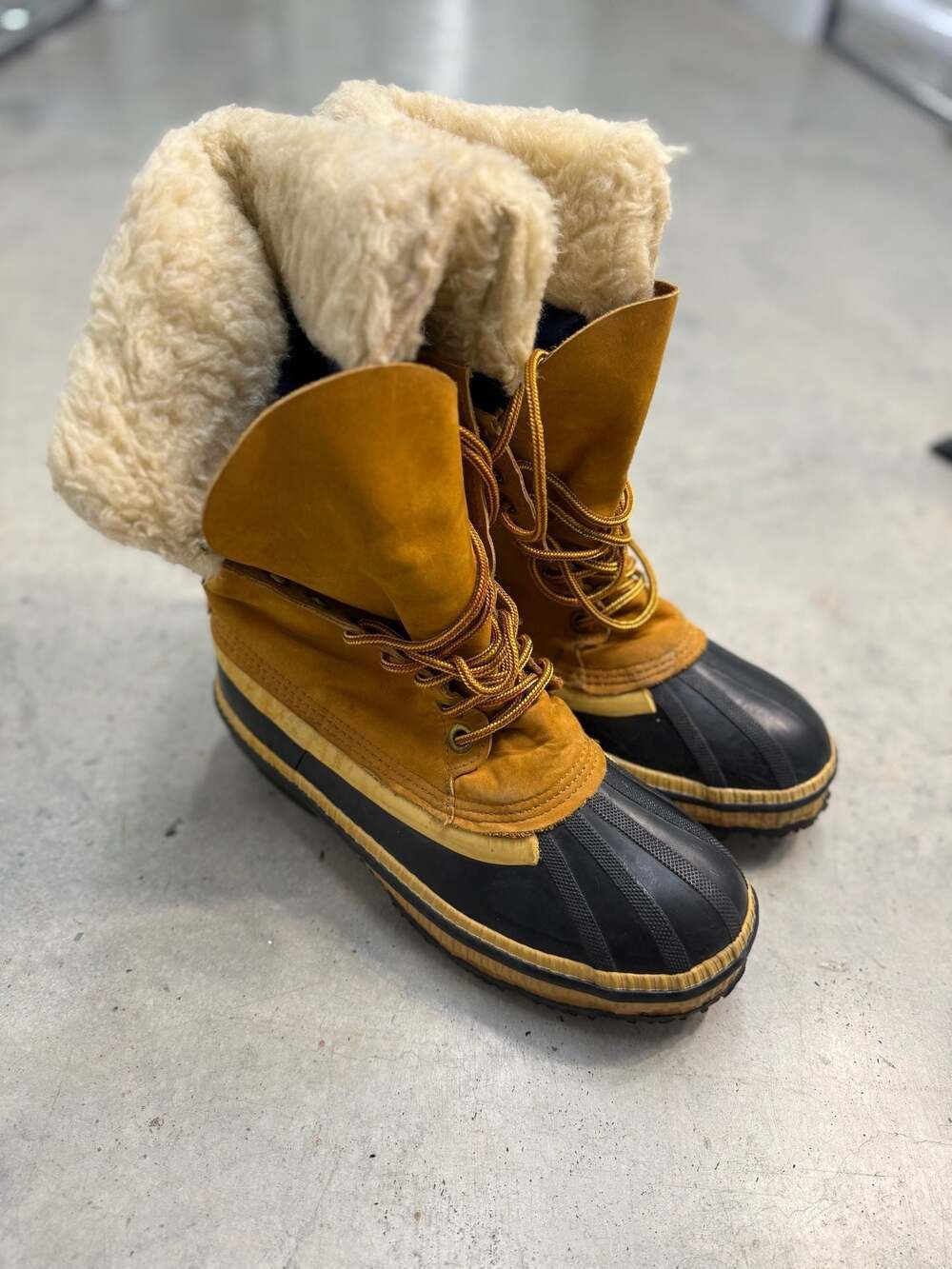 Northwest Territory Tan Leather Sherpa Lined Duck Winter Snow Boots